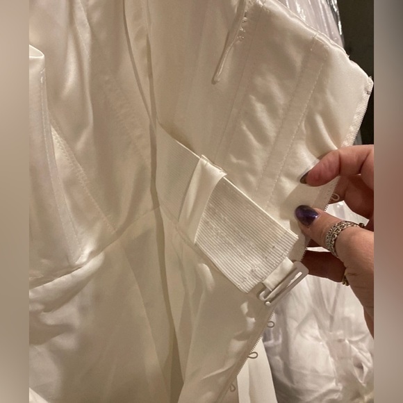 Private label ivory chiffon drop-waist wedding gown - Picture 6 of 10